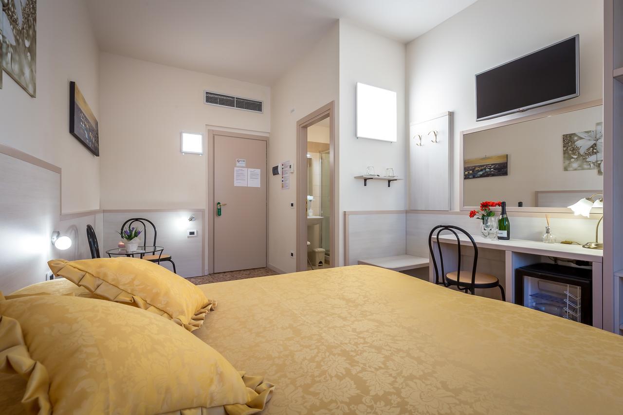 B&B Dolce Luna Φλωρεντία Εξωτερικό φωτογραφία